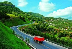 滑道总长度520余米